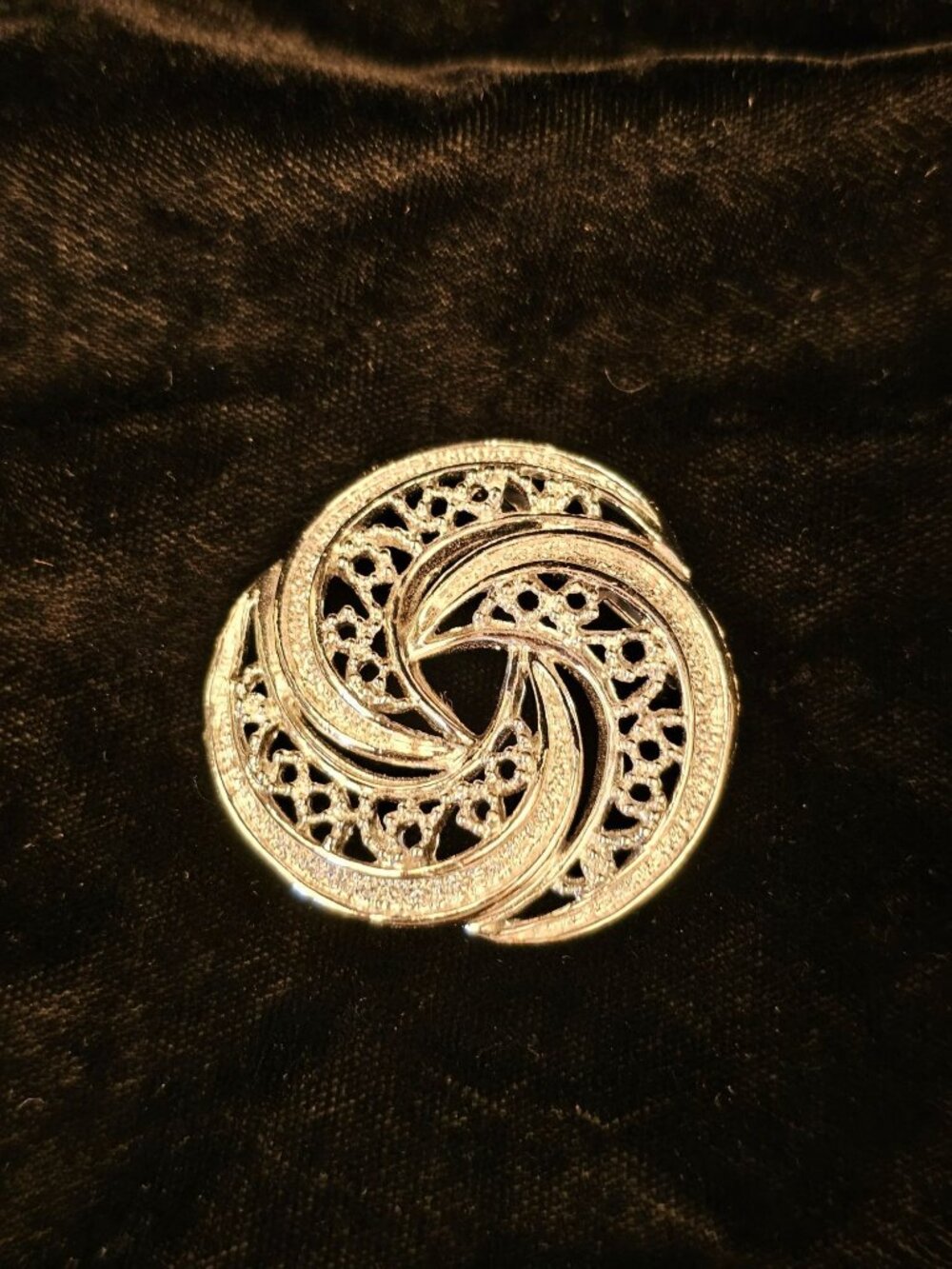 Vintage Gerrys Silver-Tone Filigree Swirl Brooch Ornate Round Pin Mid-Century Je